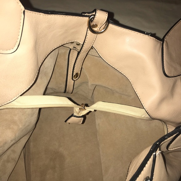 Classic Handbag - Picture 7 of 10